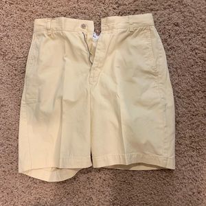 PALE YELLOW KHAKI SHORTS